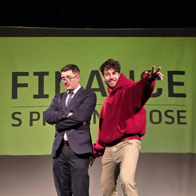 Finance s prstem v nose