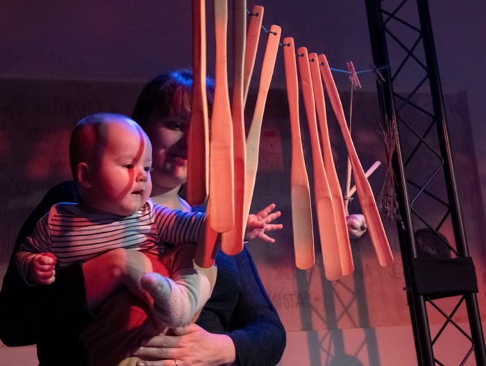 Trailer: Na dvorku | Loutky bez hranic | Autor traileru: Daniela Paseková