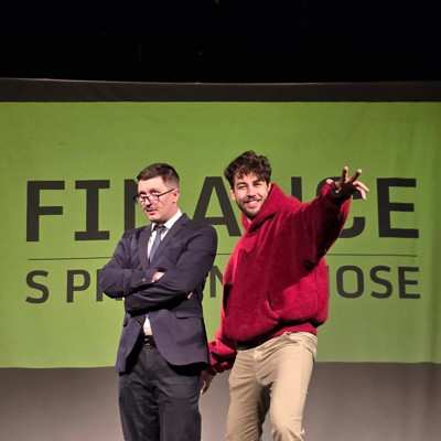 Finance s prstem v nose